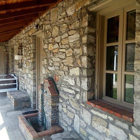 Linouria Hotel Nimfaíon Екстериор снимка