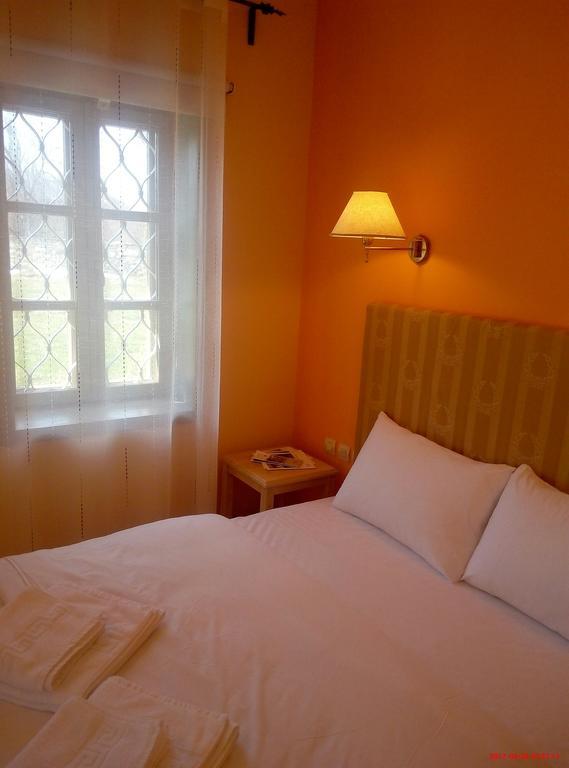 Linouria Hotel Nimfaíon Екстериор снимка